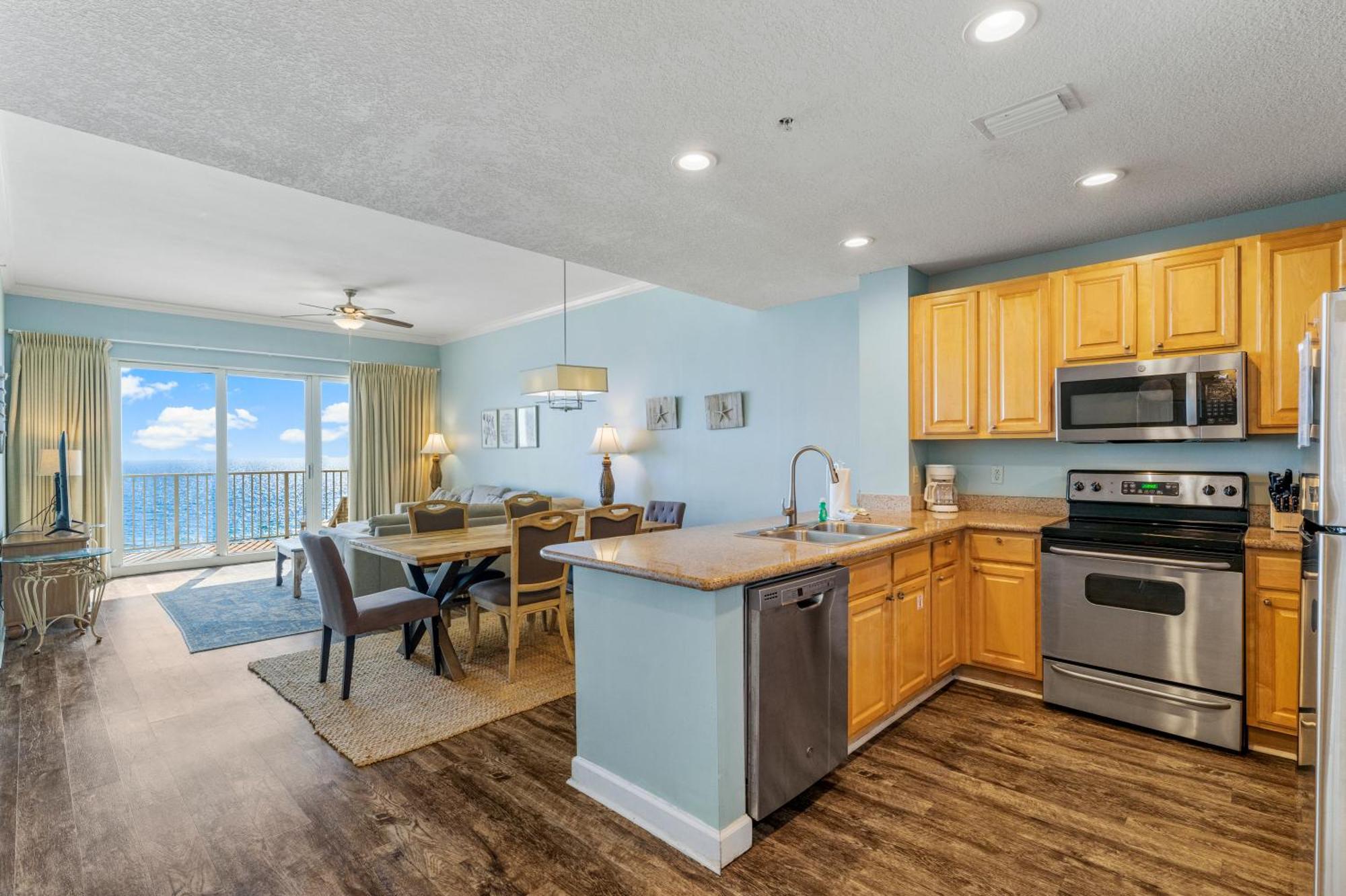 Stunning Gulf Front 3bd Condo! With Chair Service For 4! Presented By Dolce Getaways Pcb! Panama City Beach