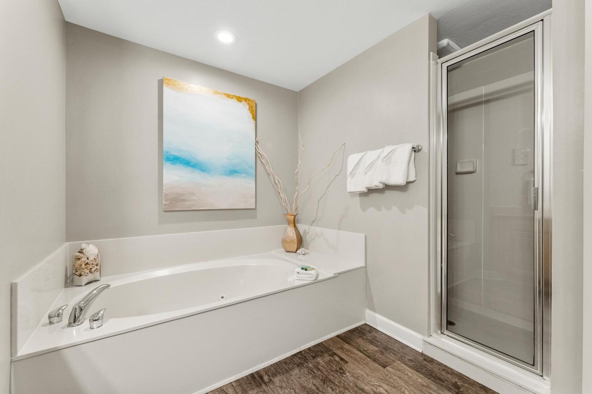 Stunning Gulf Front 3bd Condo! With Chair Service For 4! Presented By Dolce Getaways Pcb! Apartment