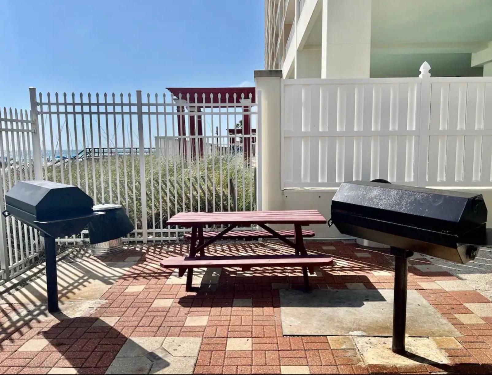 Apartment Stunning Gulf Front 3bd Condo! With Chair Service For 4! Presented By Dolce Getaways Pcb! Panama City Beach