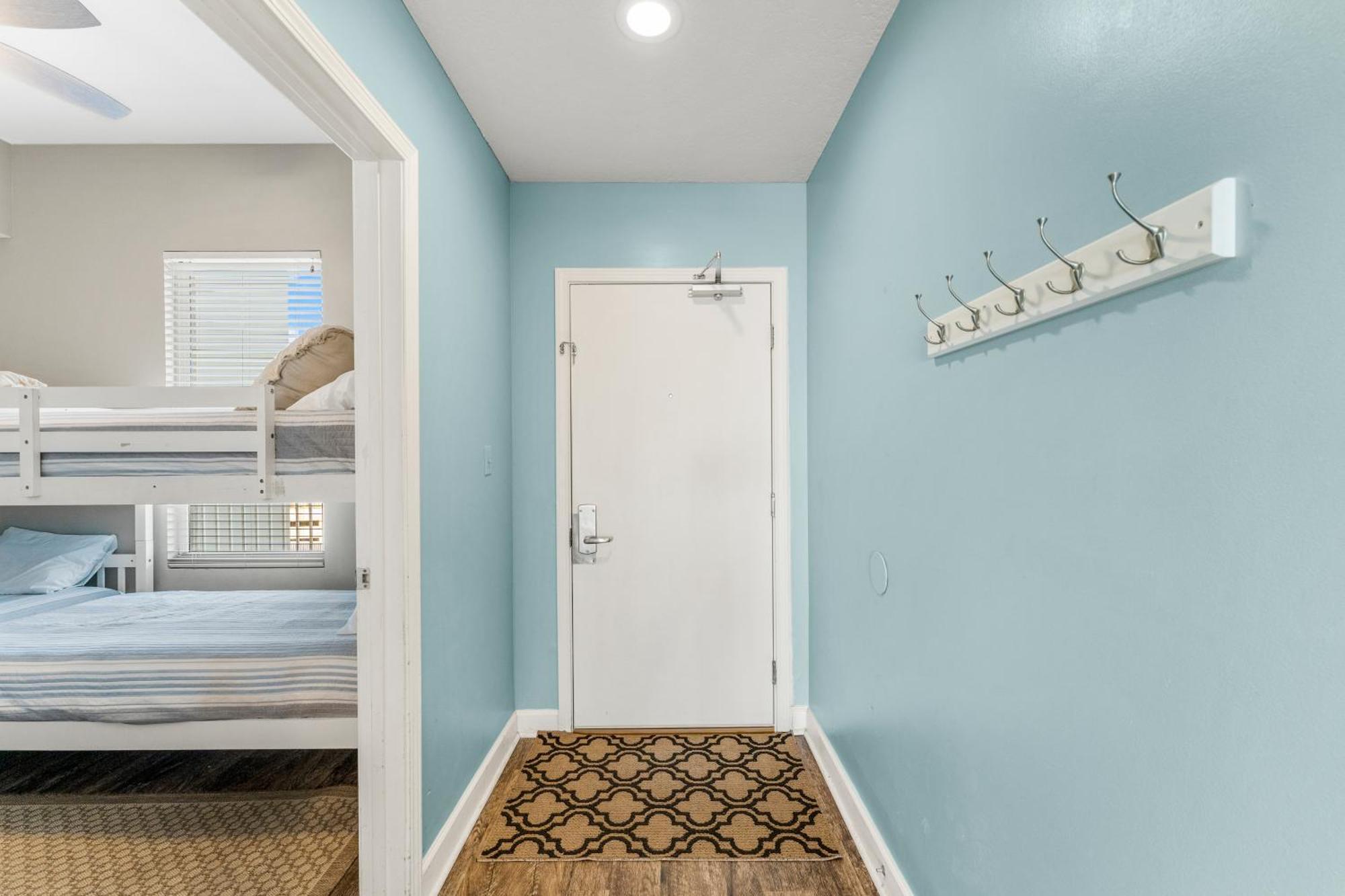 Stunning Gulf Front 3bd Condo! With Chair Service For 4! Presented By Dolce Getaways Pcb! Apartment *