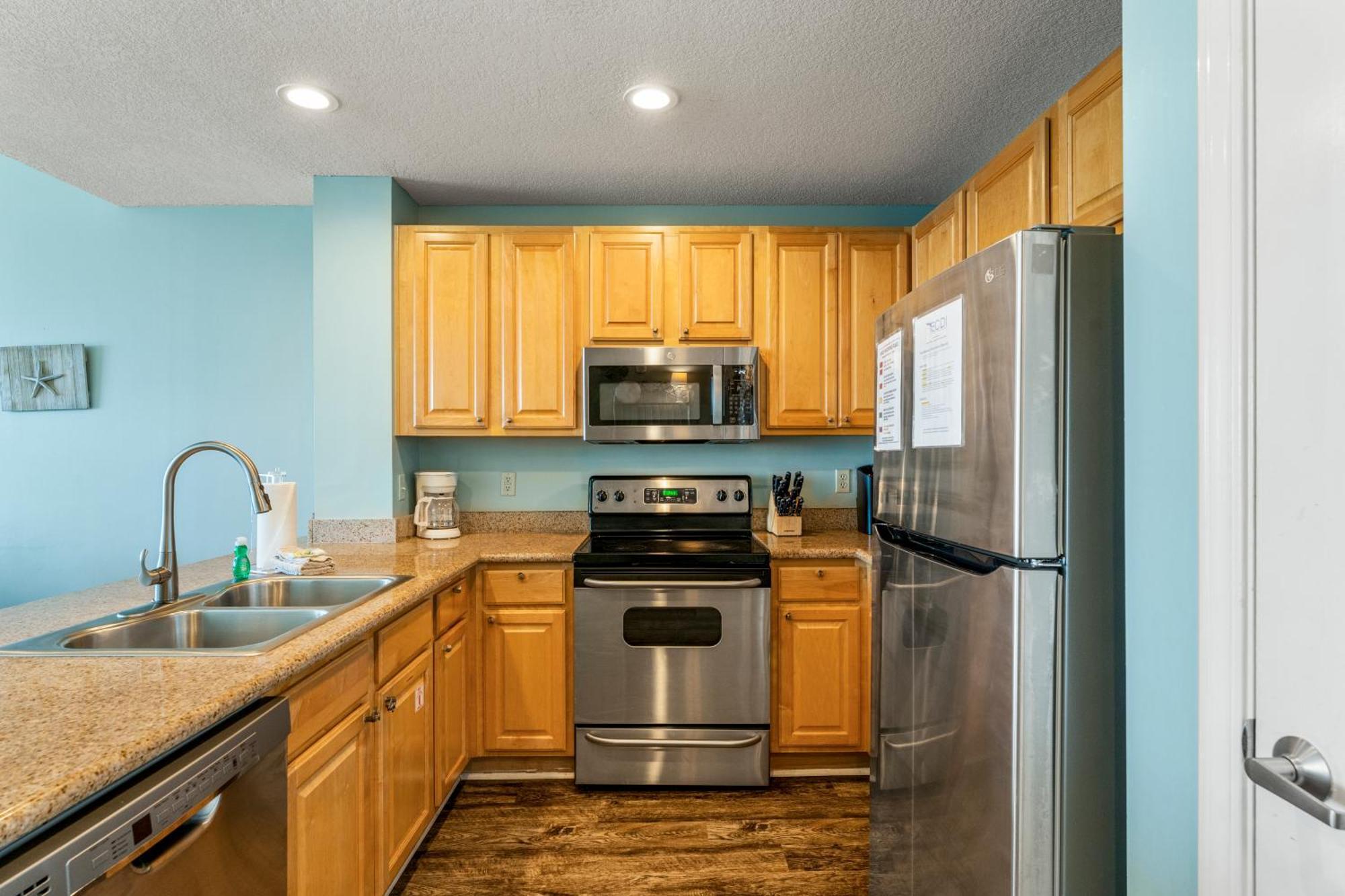 Apartment Stunning Gulf Front 3bd Condo! With Chair Service For 4! Presented By Dolce Getaways Pcb! Panama City Beach